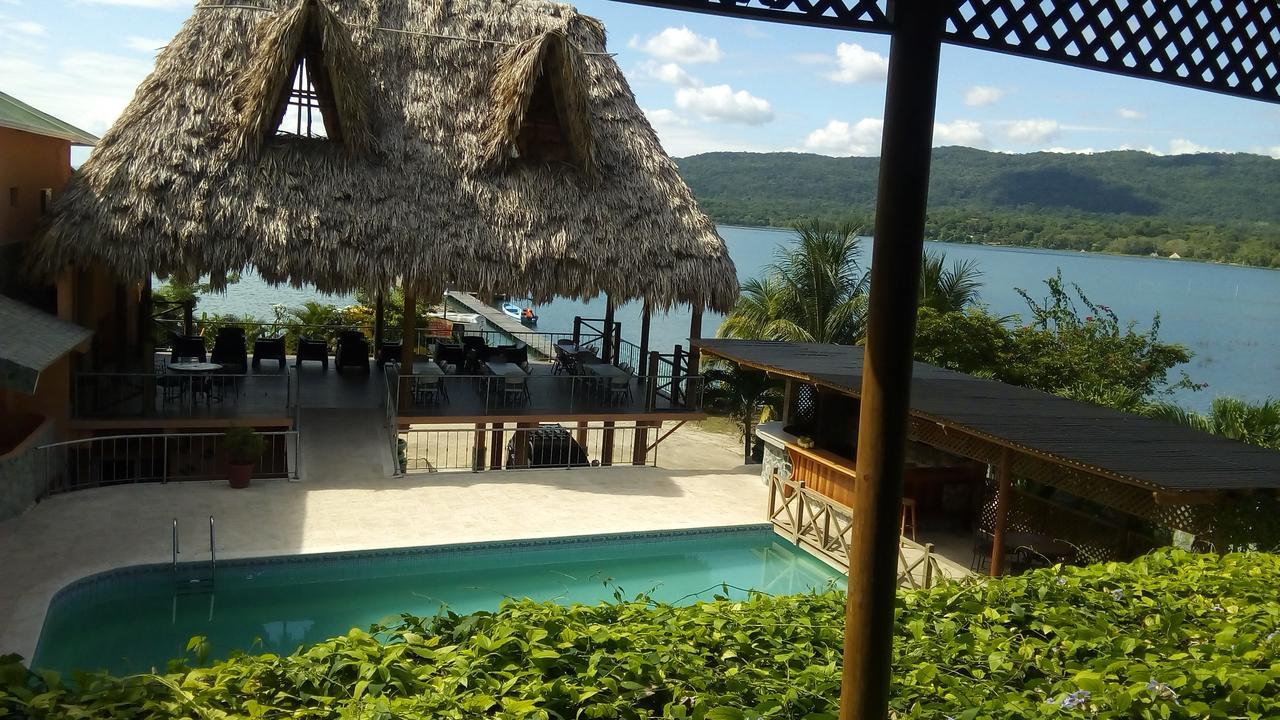 Hotel Y Restaurante El Muelle El Remate Exterior foto